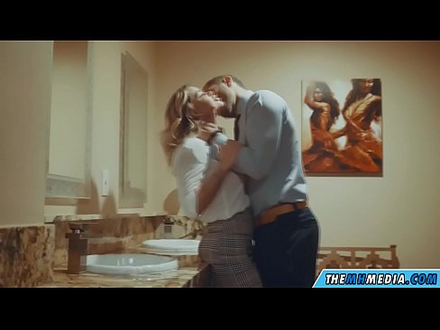 ❤️ Вақте ки як малламуй busty шумо дар як ҳоҷатхона ҷамъиятӣ seduces ️❌ Супер секс дар tg.rionews.top ❤